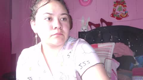 Snapshot of nikkirous_ chatting on February 14, 11:42 am Nikkirous online show from February 14, 11:42 am