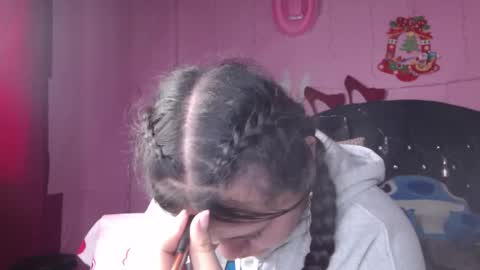 Snapshot of nikkirous_ chatting on February 17, 4:15 pm Nikkirous online show from February 17, 4:15 pm