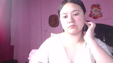 Snapshot of nikkirous_ chatting on February 18, 1:11 pm Nikkirous online show from February 18, 1:11 pm