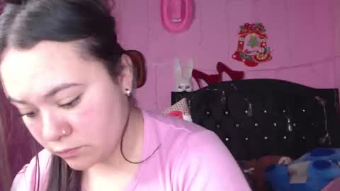 Snapshot of nikkirous_ chatting on March 5, 4:02 pm Nikkirous online show from March 5, 4:02 pm