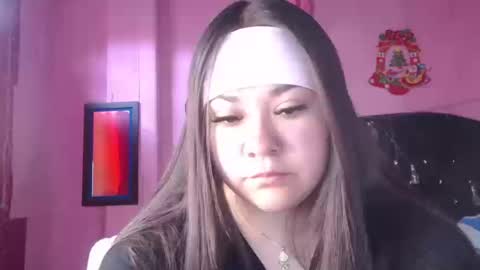 Snapshot of nikkirous_ chatting on September 24, 2:20 pm Nikkirous online show from September 24, 2:20 pm