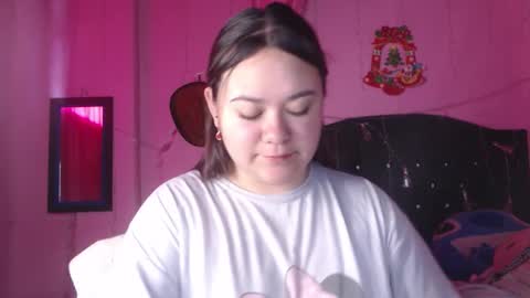 Snapshot of nikkirous_ chatting on October 5, 1:42 pm Nikkirous online show from October 5, 1:42 pm