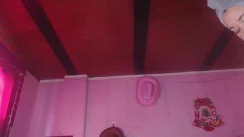 Snapshot of nikkirous_ chatting on October 22, 12:38 pm Nikkirous online show from October 22, 12:38 pm