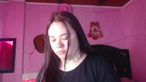 Snapshot of nikkirous_ chatting on November 3, 2:07 pm Nikkirous online show from November 3, 2:07 pm