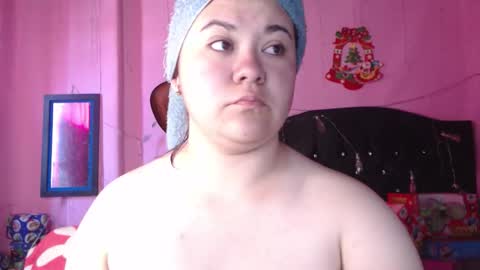 Snapshot of nikkirous_ chatting on December 15, 1:48 pm Nikkirous online show from December 15, 1:48 pm