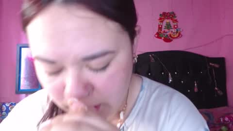 Snapshot of nikkirous_ chatting on December 16, 1:16 pm Nikkirous online show from December 16, 1:16 pm