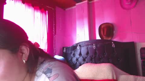 Snapshot of nikkirous_ chatting on June 10, 4:39 pm Nikkirous online show from June 10, 4:39 pm