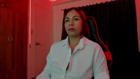 Snapshot of nikky_evans_ chatting on April 27, 10:57 am online show from April 27, 10:57 am