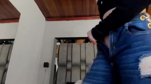     online show from November 3, 11:33 am