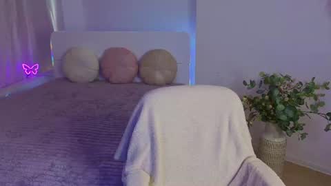 Snapshot of nikkyy_reed chatting on June 30, 5:41 am Nikky online show from June 30, 5:41 am