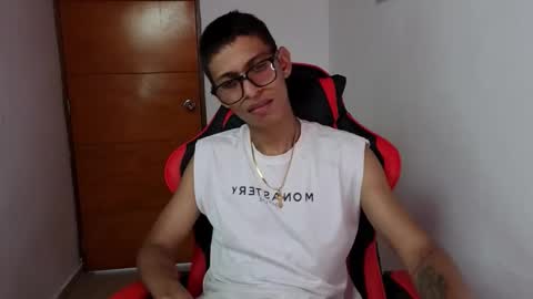 niklaus_wolf online show from February 21, 6:42 pm