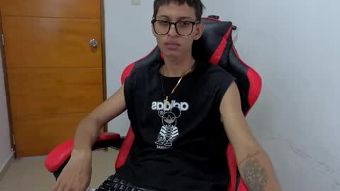 Snapshot of niklaus_wolf chatting on March 23, 5:06 pm niklaus_wolf online show from March 23, 5:06 pm