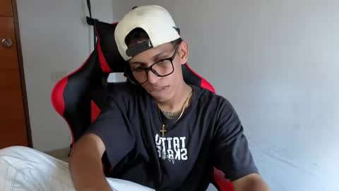 Snapshot of niklaus_wolf chatting on March 24, 3:28 pm niklaus_wolf online show from March 24, 3:28 pm