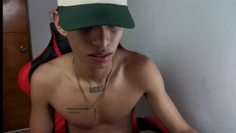 Snapshot of niklaus_wolf chatting on March 28, 5:45 pm niklaus_wolf online show from March 28, 5:45 pm