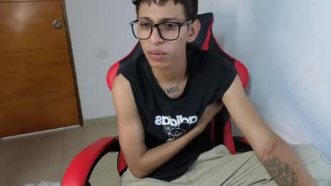 Snapshot of niklaus_wolf chatting on April 8, 7:03 pm niklaus_wolf online show from April 8, 7:03 pm
