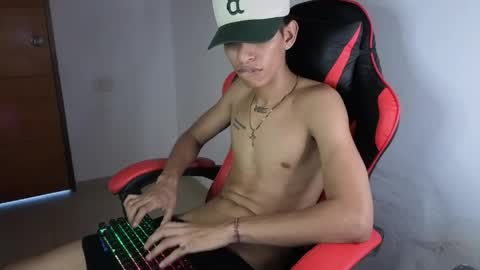 Snapshot of niklaus_wolf chatting on April 15, 7:58 pm niklaus_wolf online show from April 15, 7:58 pm