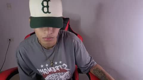 Snapshot of niklaus_wolf chatting on April 26, 6:16 pm niklaus_wolf online show from April 26, 6:16 pm