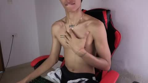 Snapshot of niklaus_wolf chatting on April 28, 8:14 pm niklaus_wolf online show from April 28, 8:14 pm