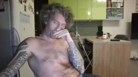 niknik39 online show from February 4, 8:14 pm