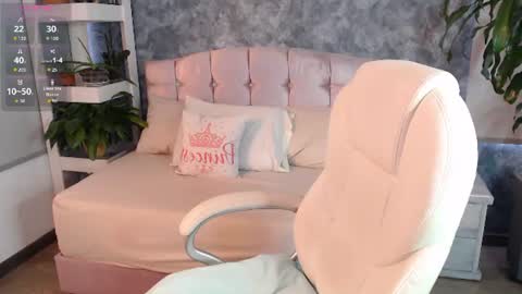 Snapshot of niko_robin chatting on June 24, 9:25 pm Niko Robin online show from June 24, 9:25 pm