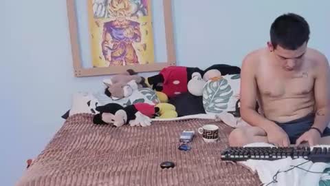 Snapshot of niko_roko chatting on June 25, 5:17 pm niko_roko online show from June 25, 5:17 pm