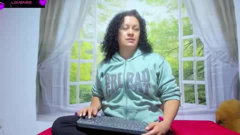 Snapshot of nikol32__ chatting on October 6, 11:18 am dayan online show from October 6, 11:18 am