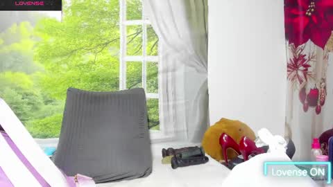 Snapshot of nikol32__ chatting on June 18, 10:30 am dayan online show from June 18, 10:30 am