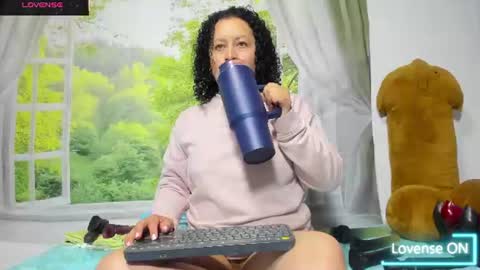 Snapshot of nikol32__ chatting on June 24, 10:36 am dayan online show from June 24, 10:36 am