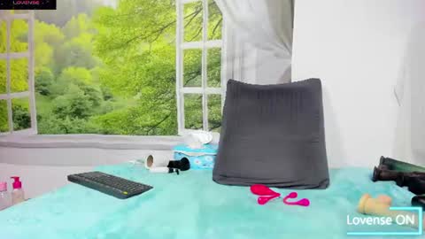 Snapshot of nikol32__ chatting on July 15, 10:53 am dayan online show from July 15, 10:53 am