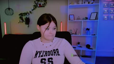 Snapshot of nikol_kitt chatting on May 25, 6:58 pm Little Niko Help me reach my goals online show from May 25, 6:58 pm