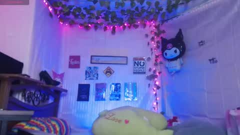 Snapshot of nikol_twink02 chatting on June 15, 10:39 am nikol_twink02 online show from June 15, 10:39 am