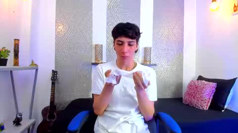    online show from March 4, 7:08 am