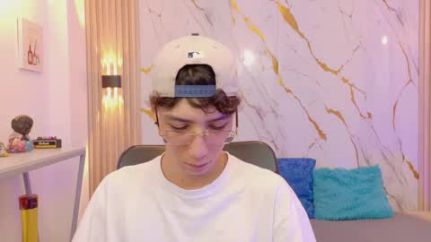 Snapshot of nikolay_gregori chatting on June 4, 4:07 am online show from June 4, 4:07 am