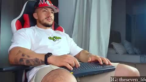 Snapshot of nikolaylisin chatting on July 10, 5:45 am Niko online show from July 10, 5:45 am