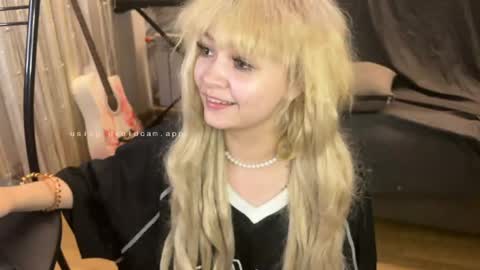 Snapshot of nikoli_naw chatting on July 9, 7:07 pm nikoli_naw online show from July 9, 7:07 pm