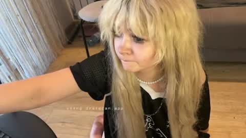 Snapshot of nikoli_naw chatting on July 14, 2:12 pm nikoli_naw online show from July 14, 2:12 pm