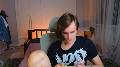 Snapshot of nikompell chatting on March 12, 12:10 am niko online show from March 12, 12:10 am