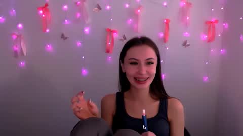 Snapshot of nikonara_ chatting on May 10, 11:15 am nikonara_ online show from May 10, 11:15 am