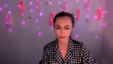 Snapshot of nikonara_ chatting on May 21, 12:23 pm nikonara_ online show from May 21, 12:23 pm