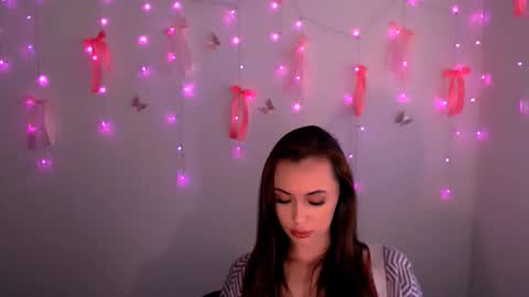 Snapshot of nikonara_ chatting on June 1, 2:52 pm nikonara_ online show from June 1, 2:52 pm