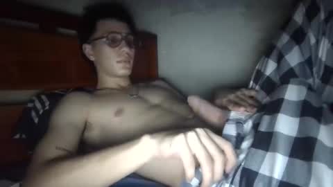 Snapshot of nikotwinktop chatting on April 7, 3:07 am Niko online show from April 7, 3:07 am
