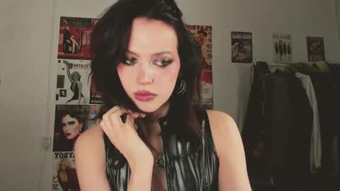 Veronica online show from February 1, 4:49 pm