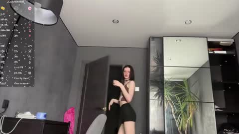 Snapshot of niky_long chatting on June 24, 12:26 pm Niky online show from June 24, 12:26 pm