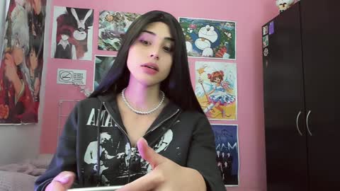 Snapshot of nikylaine chatting on December 16, 12:06 pm Nikylaine online show from December 16, 12:06 pm