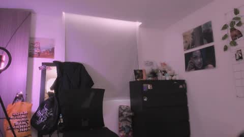 Nikylaine online show from March 15, 3:51 pm