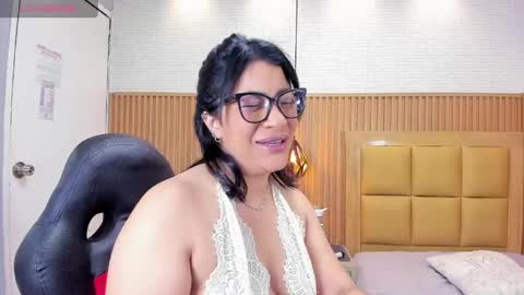 Snapshot of nikyrios chatting on May 28, 12:24 pm online show from May 28, 12:24 pm
