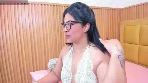 Snapshot of nikyrios chatting on June 11, 12:14 pm online show from June 11, 12:14 pm
