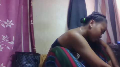 nilah online show from November 10, 1:32 pm