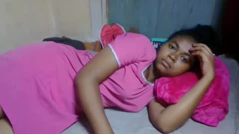 nilah online show from April 27, 6:39 pm