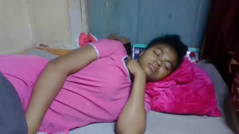 nilah online show from April 28, 2:49 am